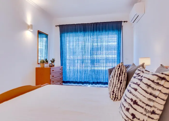 Apartamento Colina Sol T2 *